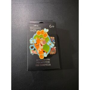 Loungefly Disney Winnie the Pooh Honeycomb Portraits Pin - Tigger